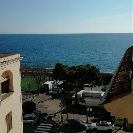 Brasca Amalfi Rosa Canina ミノーリ エクステリア 写真