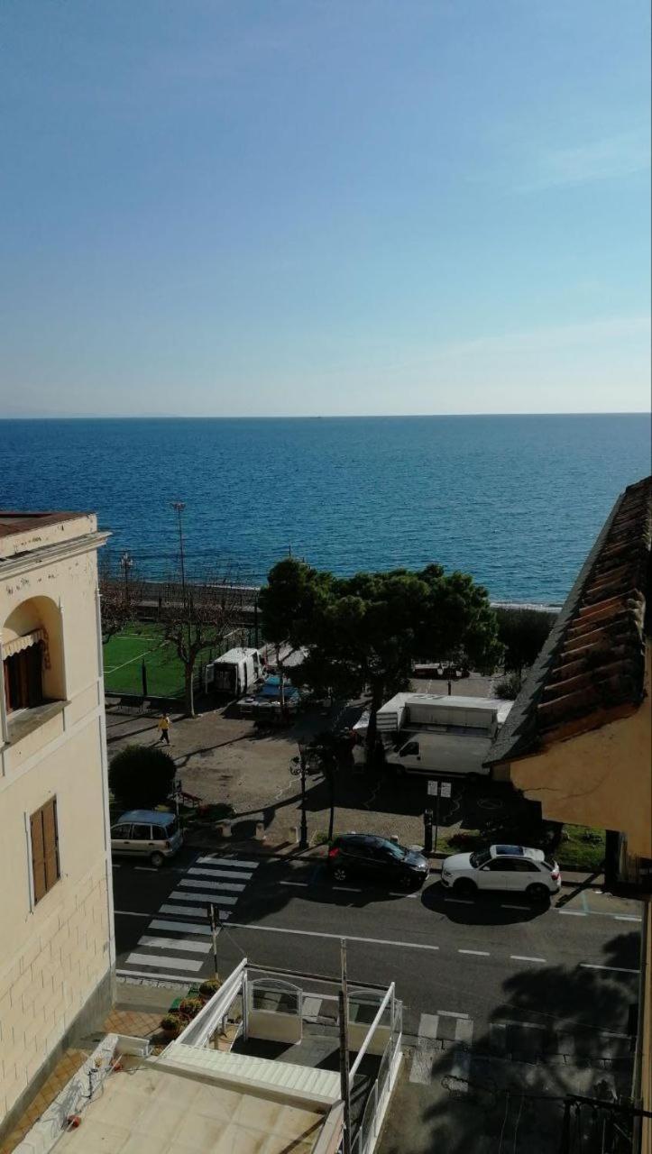 Brasca Amalfi Rosa Canina ミノーリ エクステリア 写真
